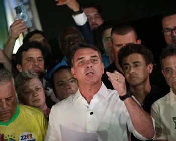 PL faz reunião de emergência após fuga de Flávio Bolsonaro para os EUA