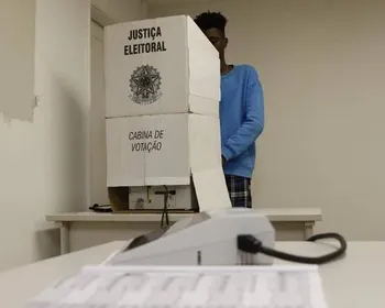 Pode votar com camisa de Lula ou Bolsonaro? Veja o que é permitido
