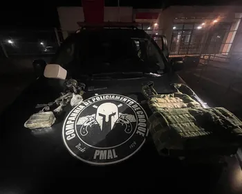 Polícia descobre ponto de tráfico em área de mangue e prende dois no Litoral Sul de AL