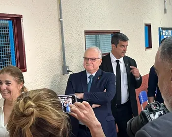 Presidente do STF, Edson Fachin vota no 1º turno das Eleições 2026