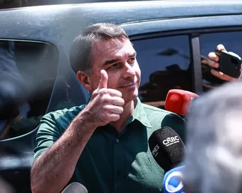Propaganda de Flávio que foi ao ar sem som será reexibida na TV nesta 4ª