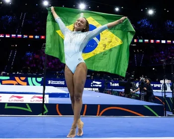Rebeca Andrade é ouro no salto e conquista o tricampeonato mundial
