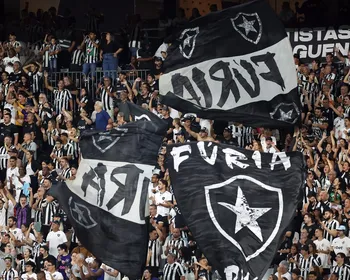 Torcida organizada do Botafogo protesta e cobra melhora: 'Paciência acabou'