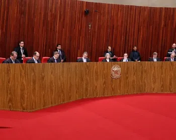 TSE muda decisão de Mendonça e derruba publicações de Flávio e Nikolas