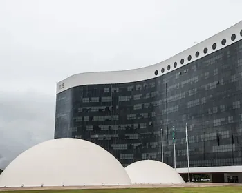 TSE nega ordem para retirar canais do WhatsApp e critica “ilações”