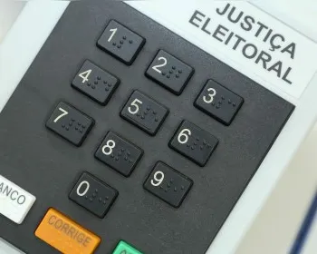 Urna é substituída após ter teclas "2" e "3" coladas