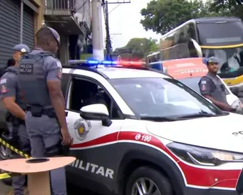 Vídeo registra momento em que mulher em surto morre após ser baleada com tiro na cabeça por PM