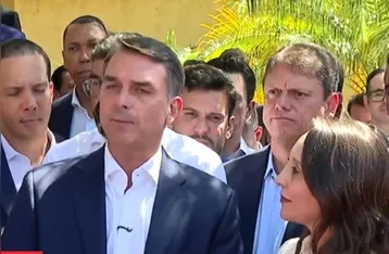 Flávio recebe apoio formal do Podemos na disputa pelo 2º turno