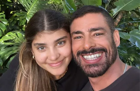 Cauã Reymond fala sobre paternidade e revela quebra de padrões com a filha