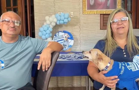 Conheça Elyse, cachorrinha de 18 anos que teve seu aniversário com tema do CSA