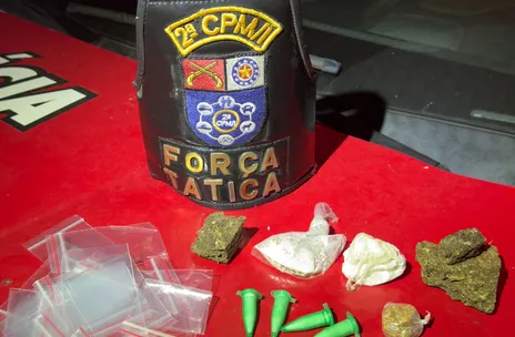 PM apreende armas, drogas e rádio comunicador durante ocorrências em Maceió