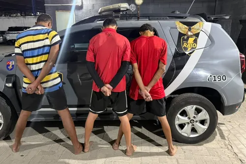 
				Adolescentes são apreendidos suspeitos de furtar grupo de turistas na orla da Jatiúca
			
			