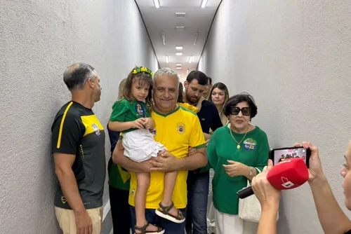 
				Após votar, Alfredo Gaspar prevê vitória de Flávio Bolsonaro em Maceió e avanço no Nordeste
			
			
