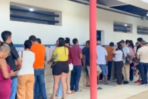 
				Arapiraca tem manhã de votação intensa e filas no maior ponto eleitoral do município
			
			