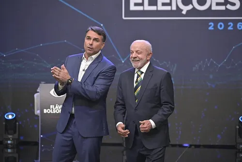 
				Atlas: Flávio Bolsonaro tem 49,8% e Lula marca 47,6% no 2º turno
			
			