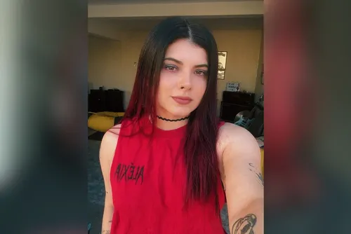 
				Cantora de rock alega tentativa de agressão de bolsonarista durante show
			
			