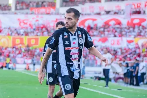 
				Capitão do acesso à Série C, Allef projeta desafios do ASA em 2027: "Sempre vencer"
			
			