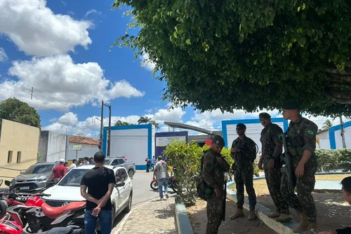 
				Filas e prisão: veja como foi a votação do 1º turno em Alagoas
			
			