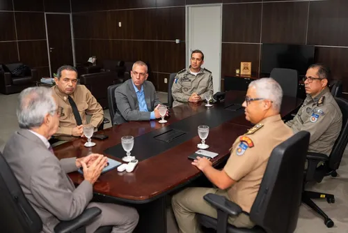 
				Comandante-geral da PM e presidente do TRE se reúnem para alinhar ações de segurança para o 2º turno
			
			