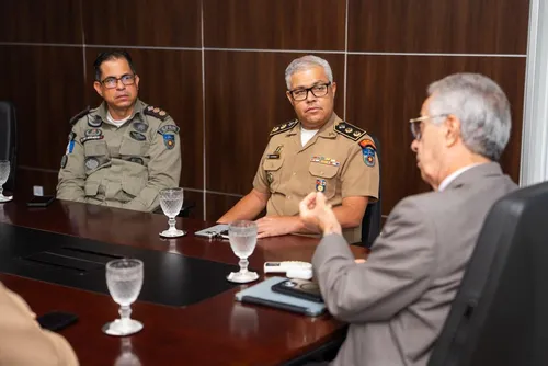 
				Comandante-geral da PM e presidente do TRE se reúnem para alinhar ações de segurança para o 2º turno
			
			