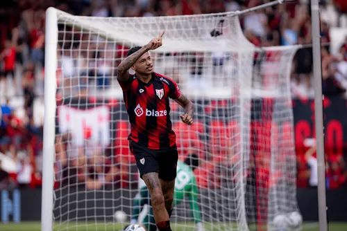 
				CRB enfrenta Atlético-GO sem patrocínio da Bolsa de Aposta na camisa após proibição das bets
			
			