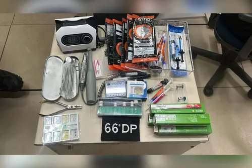 
				Falsa dentista é presa por colocar facetas no RJ: “Aprendi em uma palestra”
			
			