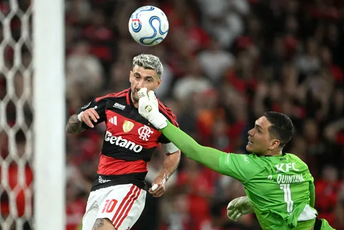 
				Flamengo divulga relacionados para semifinal da Libertadores com cinco desfalques
			
			