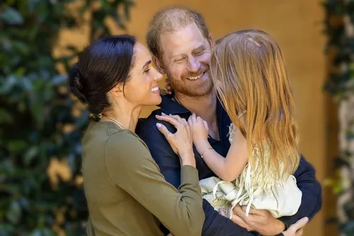 
				Funcionários se negaram a atender Meghan Markle em pub no Reino Unido
			
			