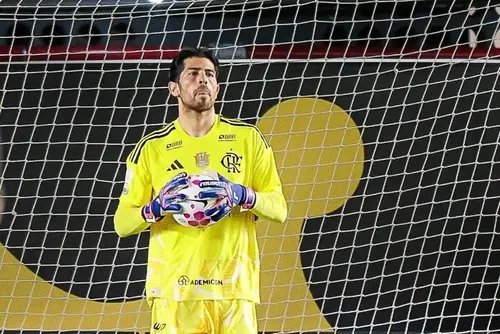 
				Goleiros de Vasco e Flamengo vivem momento de desconfiança
			
			