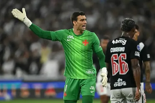 
				Goleiros de Vasco e Flamengo vivem momento de desconfiança
			
			