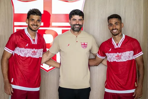 
				João Neto destaca união do CRB na briga pelo G6: 'Estamos fechados
			
			
