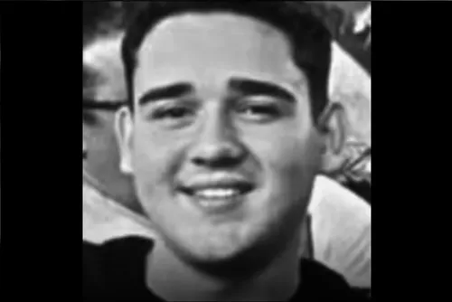 
				Jovem de 19 anos morre durante carreata em apoio a Flávio Bolsonaro
			
			