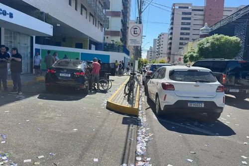 
				Ministério Público Eleitoral vai apurar derrame de santinhos no início da votação
			
			