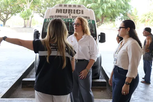 
				MP Eleitoral fiscaliza rodoviária após denúncias de falta de transporte para eleitores e cobrança de valores em AL
			
			