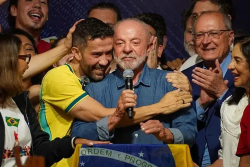 
				O que silêncio de Trump sobre vitória de Lula diz sobre relação Brasil-EUA
			
			