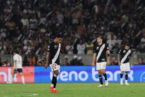 
				Pedro Emanuel reconhece erro de Léo Jardim, mas diz: "Não vou abandonar"
			
			