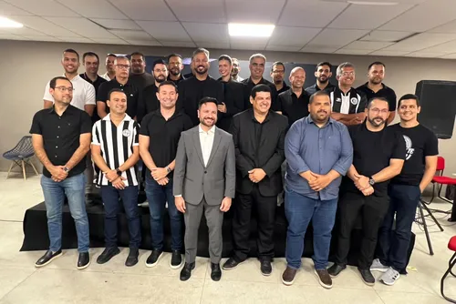 
				Por aclamação, Rogério Siqueira é reconduzido à presidência do ASA para o terceiro mandato
			
			