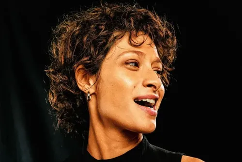
				Veja primeira foto de Luisa Arraes em filme de Cássia Eller após polêmica
			
			