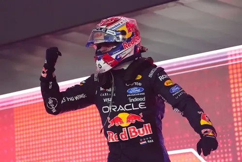 
				Verstappen vence em Singapura e Antonelli pode ser campeão no próximo GP
			
			