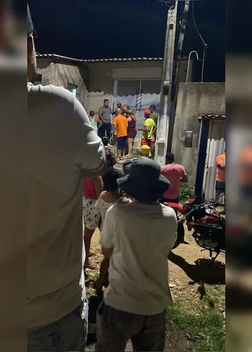 
				Barbeiro é assassinado em frente à própria barbearia no Rio Novo, em Maceió
			
			