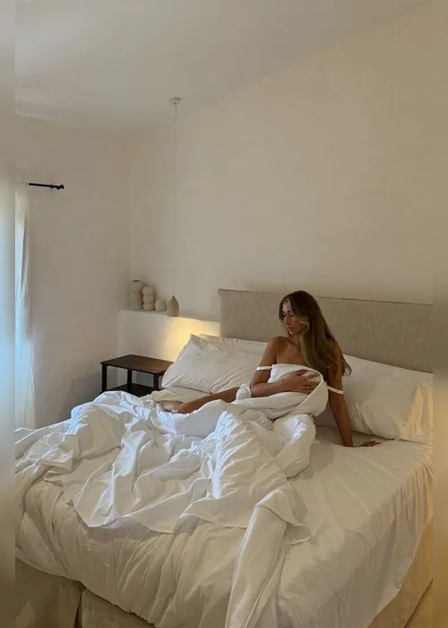 
				Com ajuda de IA, atriz pornô Lily Phillips planeja dormir com 10 mil homens
			
			