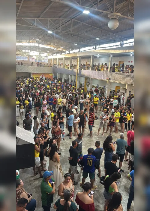 
				Eleições 2026: filas permanecem após fechamento dos portões em Maceió
			
			
