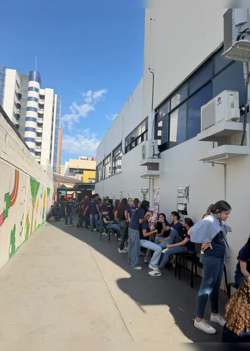 
				Feira em escola de Maceió incentiva alunos a escolherem uma profissão
			
			