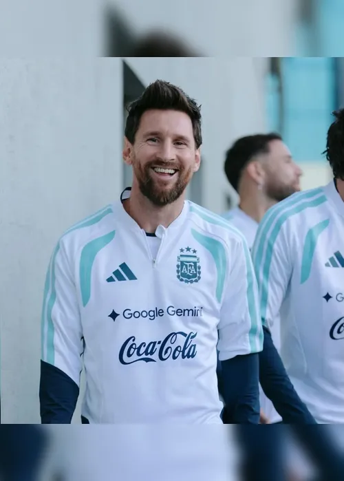 
				Lionel Messi se apresenta à seleção argentina para jogo de despedida
			
			