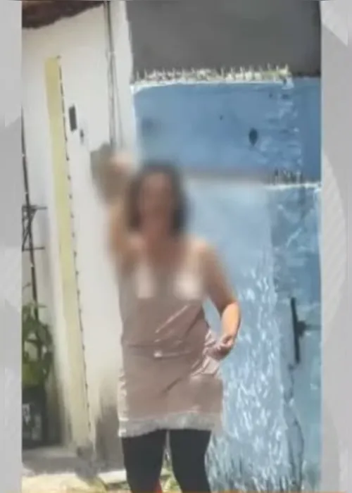 
				Mãe ameaça conselheiro tutelar com faca e mantém filha em cárcere privado no Santos Dumont
			
			