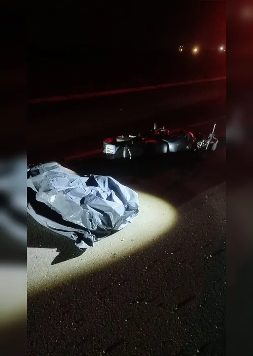 
				Motociclista morre em acidente na BR-101, em Porto Real do Colégio
			
			