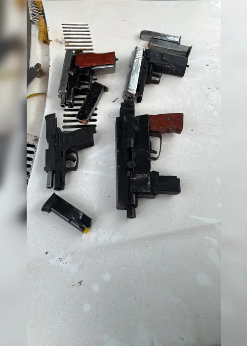 
				PM apreende submetralhadora e outras três armas na zona rural de União dos Palmares
			
			