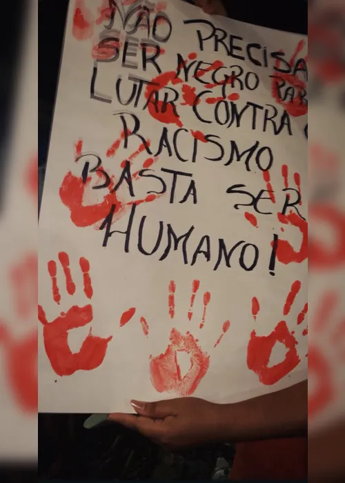 
				“Só podia ser pobre, feio e preto”: moradores de Pão de Açúcar protestam após falas consideradas racistas
			
			