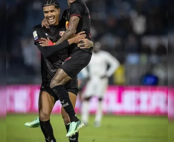 Bragantino vence e aproxima Chapecoense da Série B