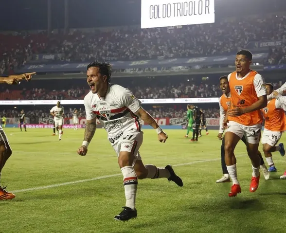 Brasileirão: São Paulo bate Vasco, se afasta do Z4 e sonha com Libertadores